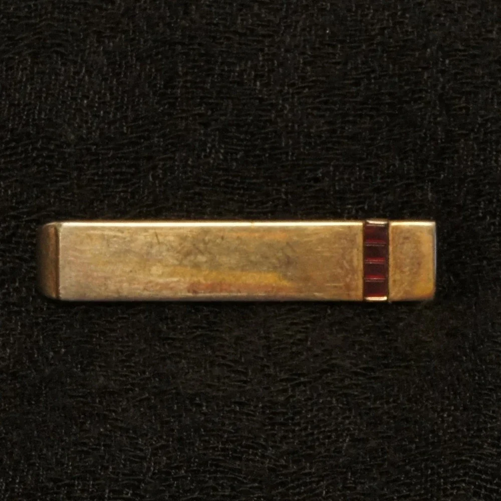 Vintage Swank Tie Clip Gold Tone Bar Red Accent Stripe Classic Tie Bar